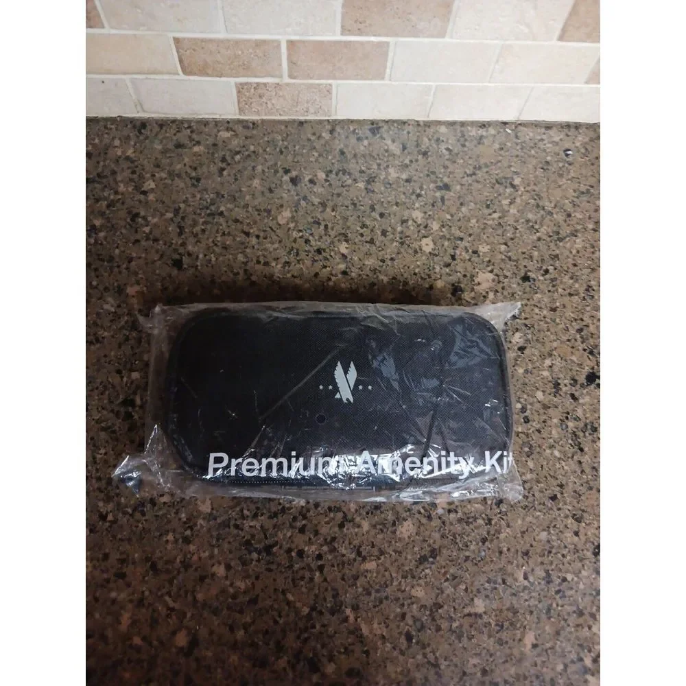 American Airlines - Global Busines First‎ Class Travel Amenities Kit